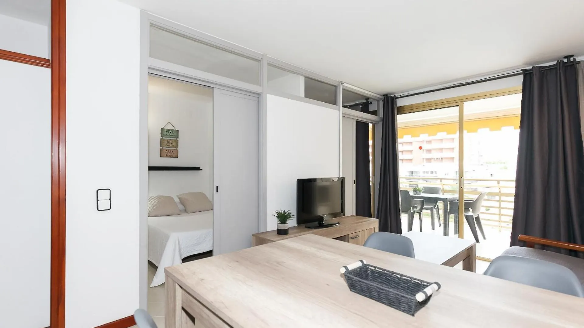 Uhc Novelty Apartments Salou