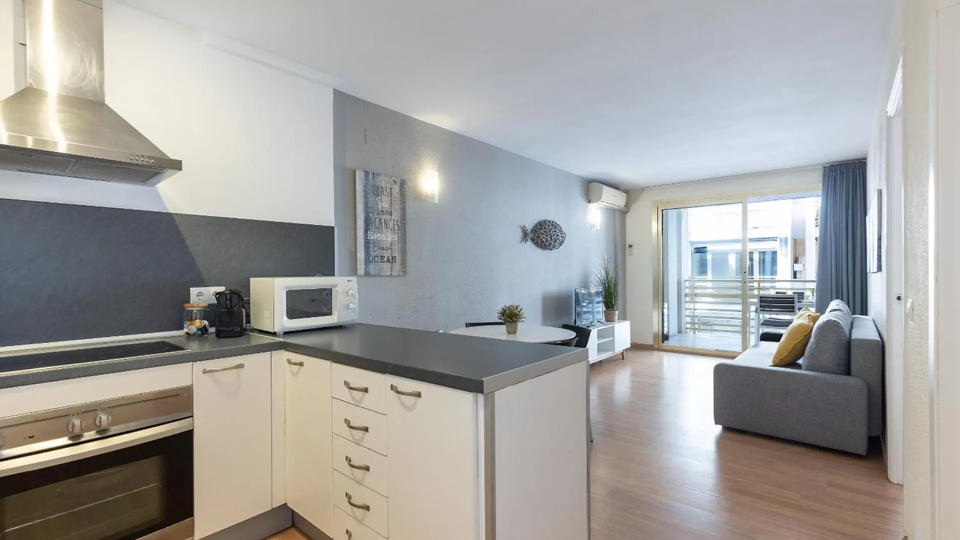 Uhc Novelty Apartments Salou