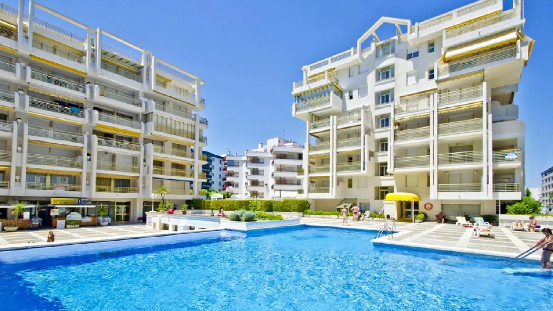 Uhc Novelty Apartments Salou