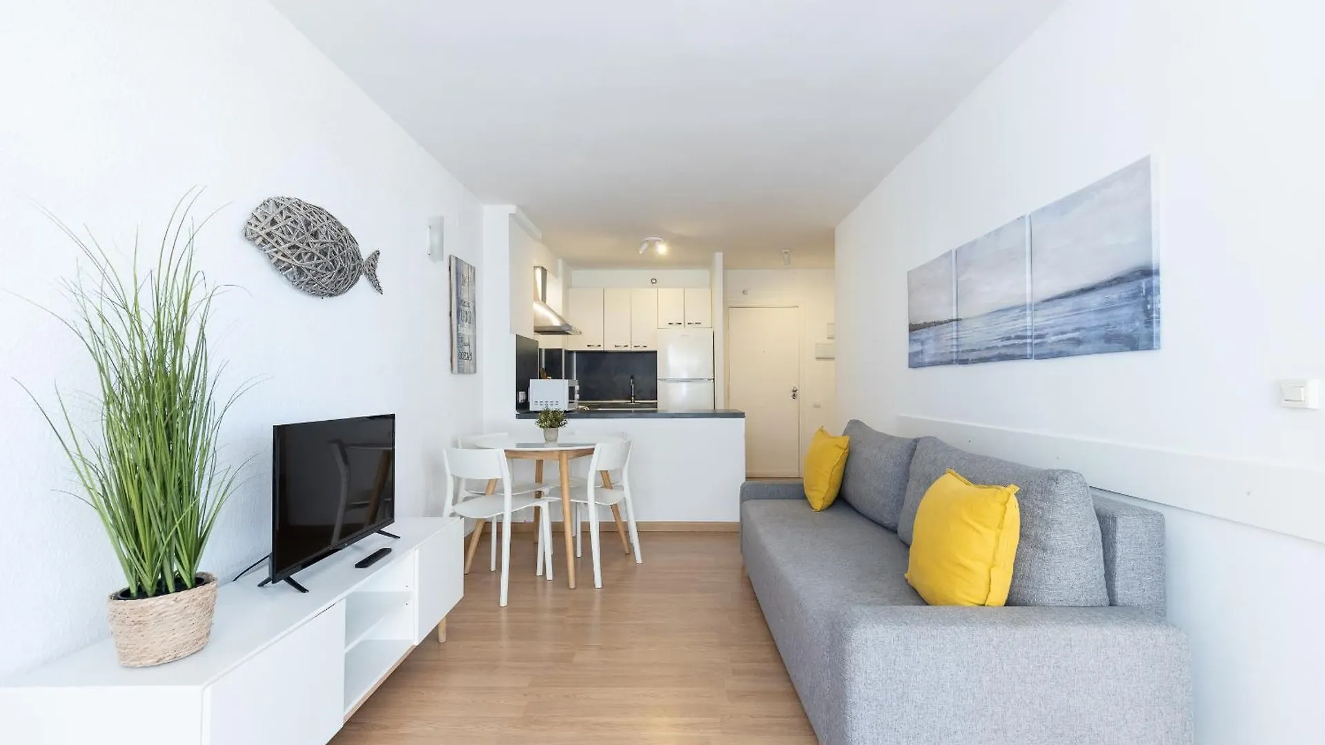 Uhc Novelty Apartments Salou İspanya