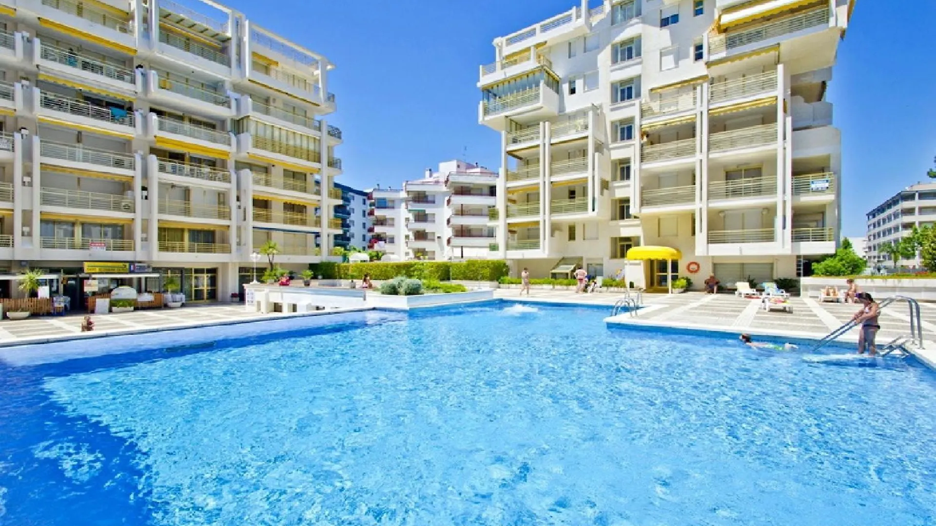 Uhc Novelty Apartments Salou